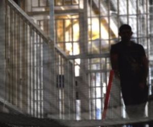 بريطانيا: تأجيل الأحكام على المجرمين لعدم وجود أماكن للسجناء