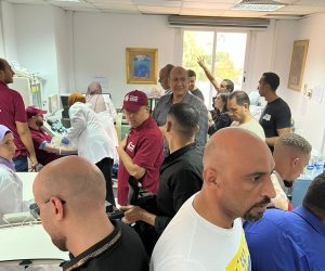 إقبال كثيف من أهالي الجيزة للتبرع بالدم لدعم الأشقاء الفلسطينيين (صور)