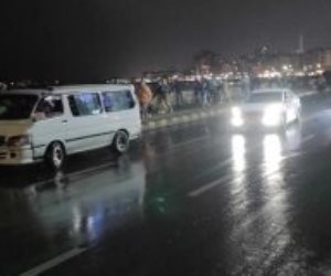 هطول أمطار علي الإسكندرية بالتزامن مع تمركز سيارات الصرف الصحي