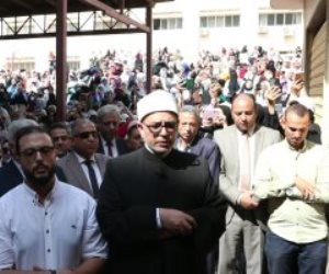رئيس جامعة الأزهر يؤدي صلاة الغائب على شهداء فلسطين ويطلق حملة تبرع بالدم