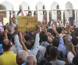 المصليين في الجامع الأزهر يهتفون "يالا يا سيسي خد قرار الشعب المصرى كله وراك"