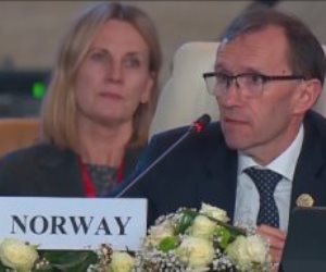 وزير خارجية النرويج: شعرت بالسعادة حينما رأيت دخول شاحنات المساعدات إلى غزة