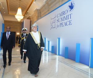 وصول نائب رئيس الوزراء العمانى لمقر انعقاد مؤتمر القاهرة للسلام