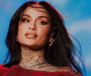مغنية أمريكية تطالب بإيقاف إسرائيل وتشترى مصحفا إعجابا بإيمان أهل غزة