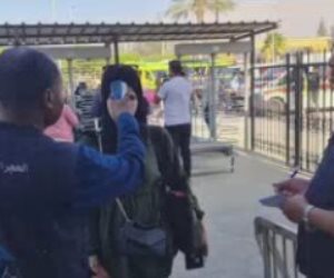 القاهرة الإخبارية: وصول حافلة جديدة تحمل بعض مزدوجى الجنسية من قطاع غزة لمصر