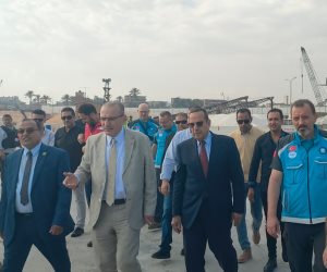 تحمل 8 مستسفيات ميدانية.. محافظ شمال سيناء يستقبل أول سفينة مساعدات تركية لإغاثة أهالي غزة