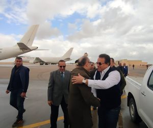 محافظ شمال سيناء يستقبل وزير الصحة بمطار العريش
