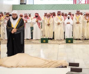 ولى العهد السعودى يؤدى صلاة الجنازة على الأمير ممدوح بن عبدالعزيز (صور)