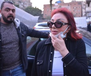 نبيلة عبيد تدلي بصوتها في الانتخابات الرئاسية بلجنة الأورمان الثانوية بنات بالدقي