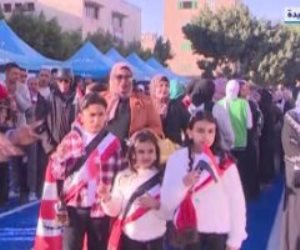 بالأعلام.. الأطفال يشاركون الناخبين العرس الديمقراطي بانتخابات الرئاسة المصرية 2024
