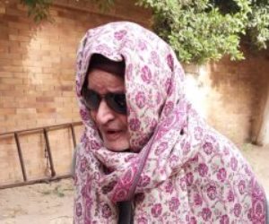 من أمام لجنته.. مسن 93 عاما يوجه رسالة للسيسي: "استحلفك بالله كمل مسيرتك"