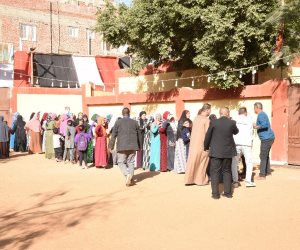 توافد الناخبين بمنشأة القناطر على لجان انتخابات الرئاسة 2024