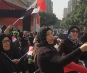 في ثالث أيام الانتخابات.. المرأة تتصدر طابور التصويت بلجنة الطبرى بأعداد غفيرة