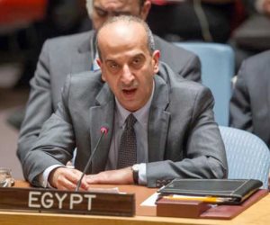 مندوب مصر بالأمم المتحدة: المجموعة العربية تضغط لتسهيل إدخال المساعدات إلى غزة