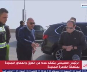 الرئيس السيسى يتفقد عددا من الطرق والمحاور الجديدة بمنطقة القاهرة الجديدة