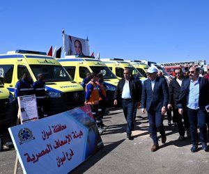 رئيس الوزراء يشهد اصطفافا لمعدات محافظة أسوان للتأكد من الجاهزية الفنية للمواجهة في حالات الطوارىء والأزمات (صوت)