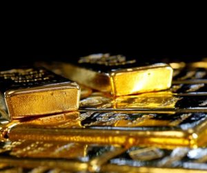 أسعار الذهب تهبط 0.8% بختام تداولات الأسبوع في البورصة العالمية