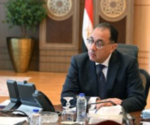 رئيس الوزراء يتابع مع وزير السياحة آليات زيادة أعداد السائحين الوافدين لمصر