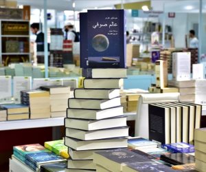 معرض الكتاب.. مؤلفات طه حسين وسلسلة الهوية وأصل الأنواع تنفد يوميا