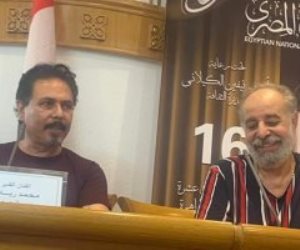 محمد رياض وياسر صادق فى ندوة التأليف المسرحى بمعرض القاهرة للكتاب