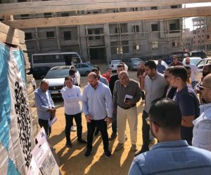 مسئولو «الإسكان» يتابعون الأعمال بمبادرة «سكن لكل المصريين» في حدائق العاصمة