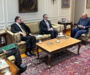  سامح شكري يستقبل مرشح مصر لمنصب مدير عام "اليونسكو"