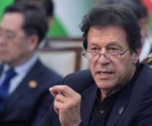 رئيس وزراء باكستان السابق عمران خان يعلن من محبسه فوزه بالانتخابات العامة