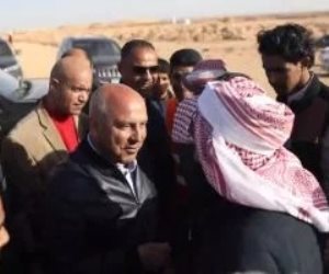 وزير النقل يلتقى أهالى رأس الحكمة لاستكمال خطة تطوير المنطقة.. فيديو