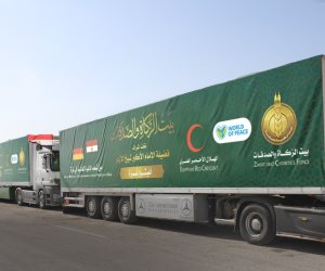 بيت الزكاة والصدقات يتلقى 11 شاحنة عملاقة تبرعات بريطانية لدعم الشعب الفلسطيني