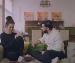 مسلسل كامل العدد +1 الحلقة 9.. بكاء جيهان الشماشرجى بعدما شاهدت كريم "صدقى صخر" يخرج من المنزل مع فتاة