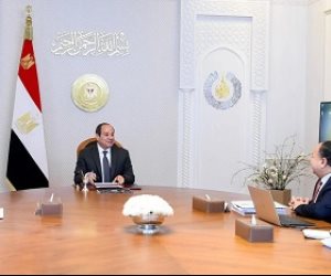 الرئيس السيسي يستعرض مشروع موازنة العام القادم مع وزير المالية ونائبه