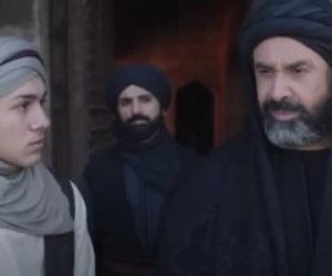 مسلسل الحشاشين الحلقة 21.. نجل حسن الصباح يشرب الخمر بسبب زيد بن سيحون