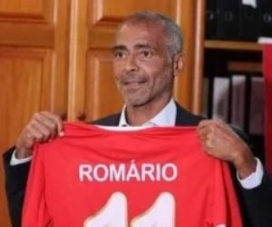 من أجل نجله.. عودة النجم البرازيلي روماريو إلى الملاعب في سن الـ58 عاماً 