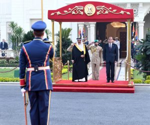 مراسم استقبال رسمية لعاهل البحرين الملك حمد بن عيسى في الاتحادية (صور)