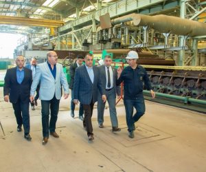 وزير الدولة للإنتاج الحربي يتفقد خطوط الإنتاج بشركة أبو زعبل للصناعات الهندسية