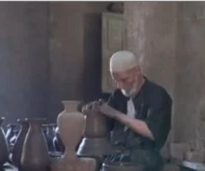 عمال قرية جريس بالمنوفية.. 100 عام من صناعة الفخار فى مصر