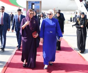 السيدة انتصار السيسى ترحب بزيارة حرم سلطان عمان وتؤكد: زيارة غالية وخطوة عزيزة لسيدة عمان الأولى على أرض مصر