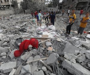 إعلام فلسطيني: مدفعية الاحتلال تقصف مناطق متفرقة في حي الزيتون بغزة