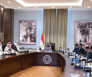 رئيس الوزراء يبحث مع مسئولين سعوديين أوجه التعاون المشترك وزيادة الاستثمارات