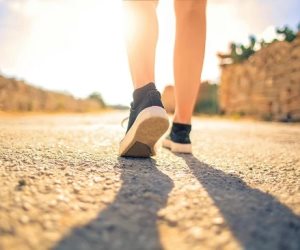 5 نصائح للتخلص من الشعور بالحر أثناء السير في الشارع