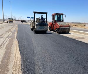 الإسكان: استكمال رصف محور كليوباترا الرابط بين برج العرب الجديدة والساحل الشمالي