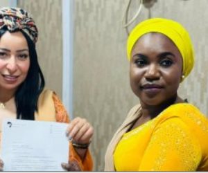 سالى عاطف تقدم برنامج "زووم أفريقيا" من نيجيريا بعد تكريمها بلقب سفيرة نوايا حسنة