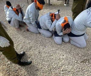 قوات الاحتلال الإسرائيلى تعذب وتنكل بفلسطينيين بعد اعتقالهم (صور)