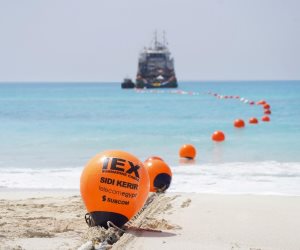المصرية للاتصالات تنتهي من إنزال الكابل البحري IEX في مصر