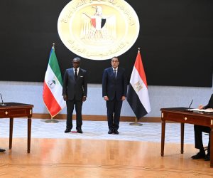 رئيس الوزراء ونائب رئيس غينيا الاستوائية يشهدان توقيع اتفاق بشأن الإعفاء المُتبادل للتأشيرات لحاملي جوازات السفر الدبلوماسية والخاصة و"المهمة"