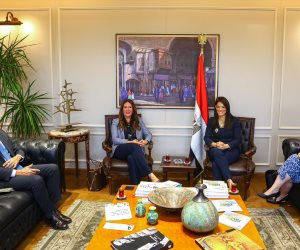 رانيا المشاط وزيرة التعاون الدولي توقع مع السفيرة الأمريكية اتفاقيات 8 منح تنموية بقيمة 130 مليون دولار