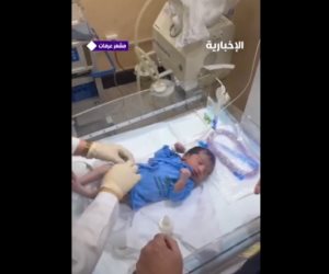  الإخبارية السعودية: ولادة حاجة باكستانية بعمر 34 عاما على جبل عرفات (فيديو)