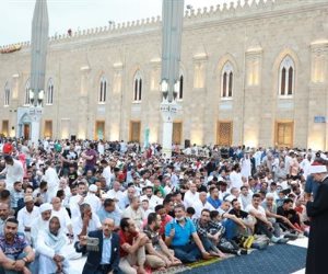 خطيب صلاة العيد بمسجد الحسين: الأديان والأوطان لا تقوم إلا بالتضحية والفداء