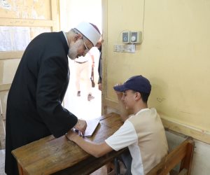 بدء لجنة مادة اللغة الأجنبية بامتحان القسم العلمى للشهادة الثانوية الأزهرية