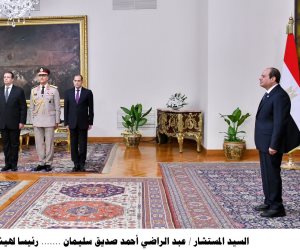 رئيسا مجلس الدولة والنيابة الإدارية يحلفان اليمين أمام الرئيس السيسى